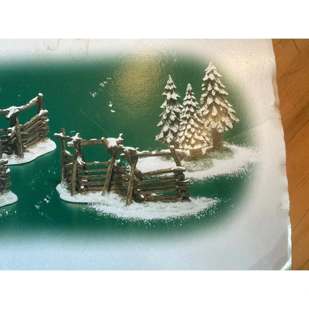 Department 56 Dickens Village Accessories VILLAGE CORRAL FENCE 4 Piece New‎